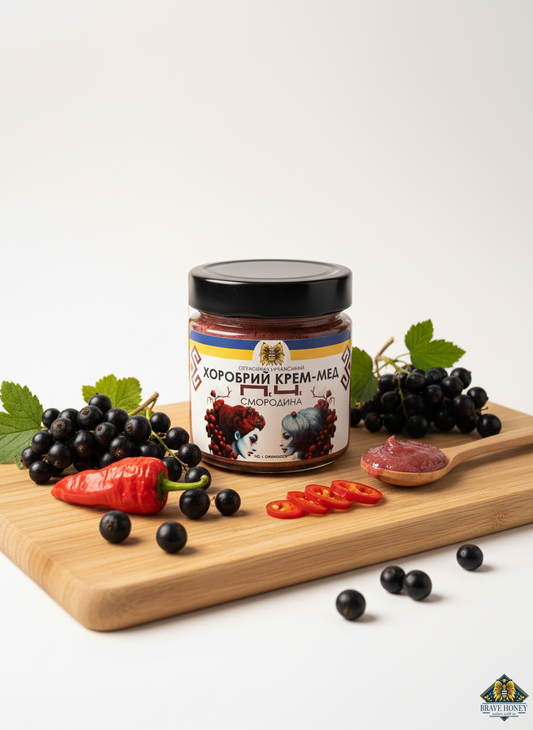 Brave Honey × Peche – Blackcurrant Heat Creamed Honey